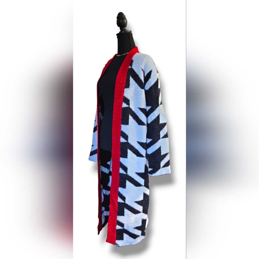 Stylish Women's Geometric Patterned Long Cardigan - image 3